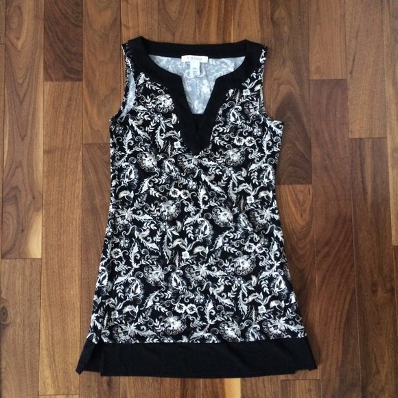 White House Black Market Tops - WHBM Cream, Black, & White Sleeveless Print Tunic